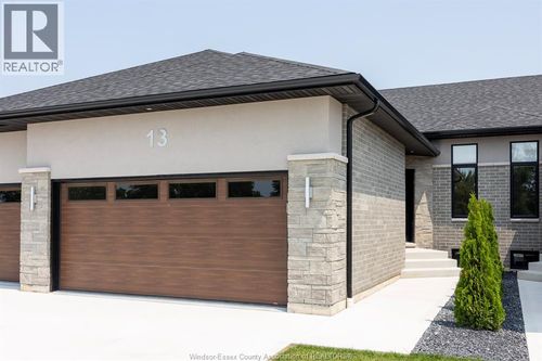 13 Eagle St, Leamington, ON, N8H0G4 | Card Image