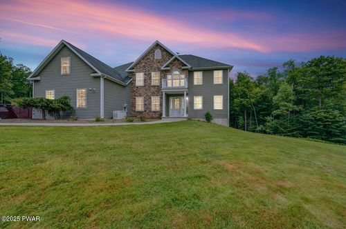 25 Leaf Dr, Honesdale, PA, 18431-9748 | Card Image