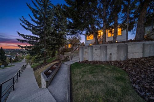 817 17 Ave Se, Calgary, AB, T2G1J2 | Card Image