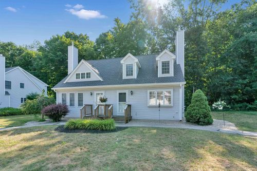 9 Wingate Ln, Dover, NH, 03820-4496 | Card Image