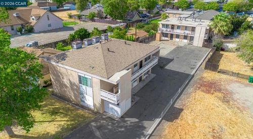 218 W K St, Los Banos, CA, 93635-4054 | Card Image