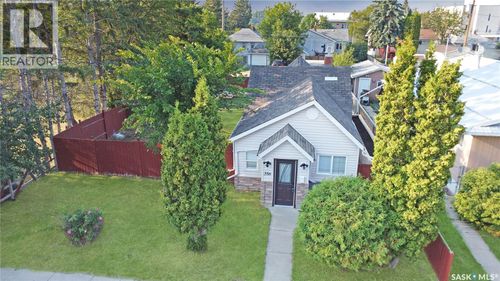 356 13th St W, Prince Albert, SK, S6V3G3 | Card Image