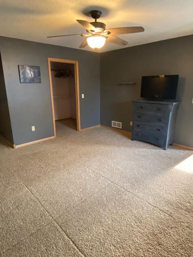 Bonus room toward hallway | Image 64