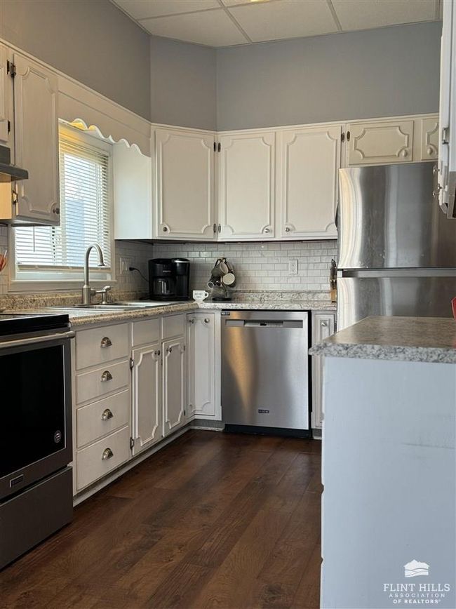 406 W 8 Th St, House other with 4 bedrooms, 2 bathrooms and null parking in Concordia KS | Image 10