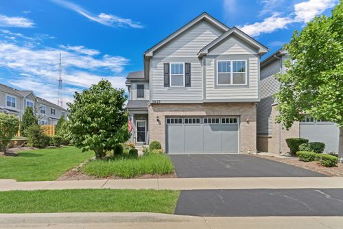 3227 N Heritage Ln, Arlington Heights, IL, 60004-1213 | Card Image