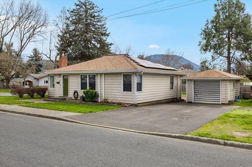 442 Ne Baker Drive, Grants Pass, OR, 97526 | Card Image