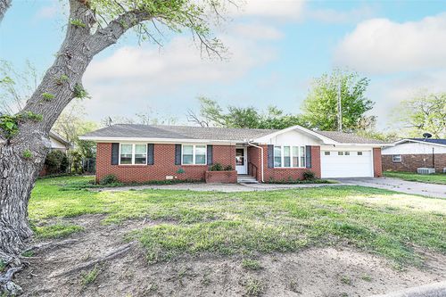 1209 Pebble St, Bowie, TX, 76230-3113 | Card Image
