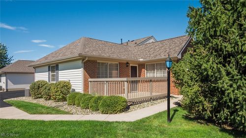 4274 Strattford Cir E, Zanesville, OH, 43701-9857 | Card Image