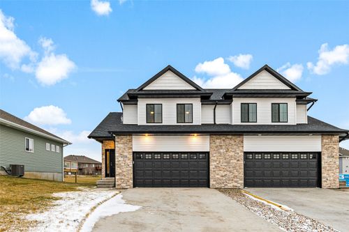 1407 Winterberry Ln, North Liberty, IA, 52317-6250 | Card Image