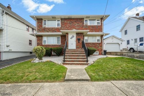 25 Newby Ave, Woodland Park, NJ, 07424-2824 | Card Image