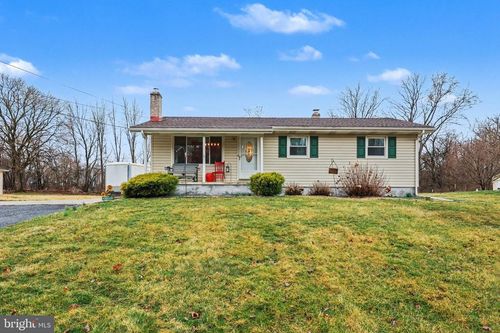 109 Adams Rd, CARLISLE, PA, 17015-9209 | Card Image