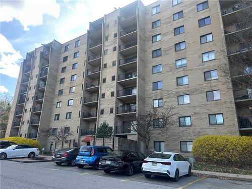 apt-403-1400 Smokey Wood Dr, Swissvale, PA, 15218-2700 | Card Image