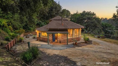 575 Snyder Ave, Aromas, CA, 95004-9518 | Card Image