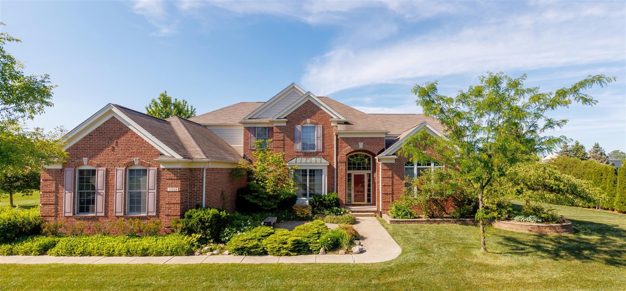 Plymouth Ridge Dr, Plymouth, MI 48170