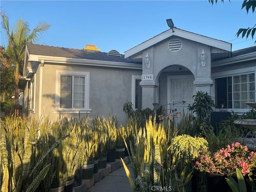 1390 W 33rd St, Long Beach, CA, 90810-2537 | Card Image