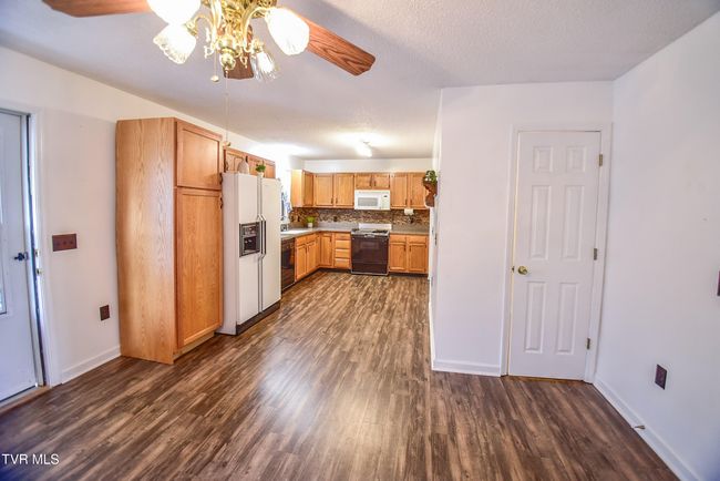 Kitchen | Image 14