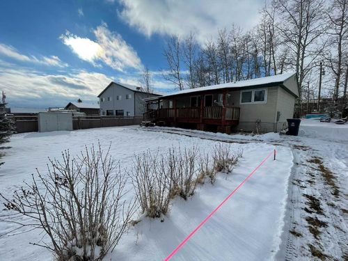 4731 50 Street, Home with 2 bedrooms, 1 bathrooms and 2 parking in Caroline AB | Card Image