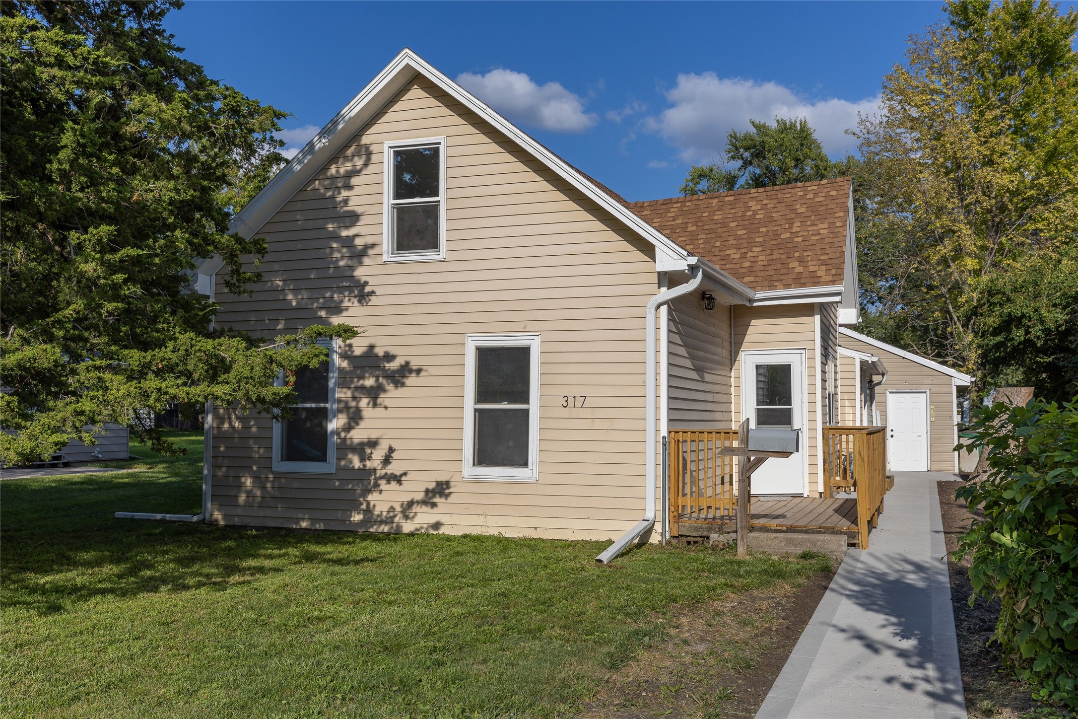 3rd St, West Des Moines, IA 50265