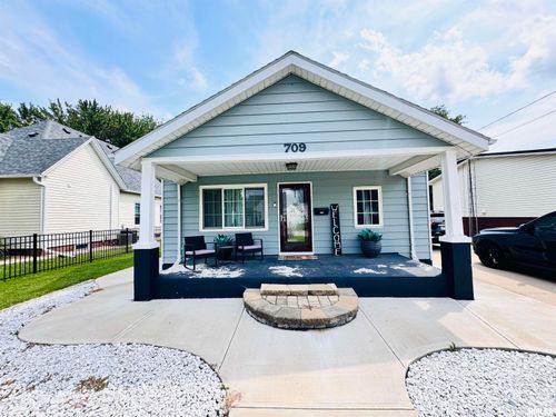 709 W Boston Ave, Monmouth, IL, 61462-1516 | Card Image
