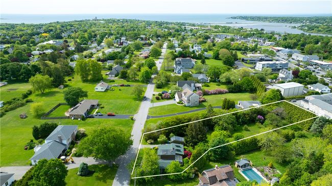 142 Honeyman Ave, Home with 3 bedrooms, 3 bathrooms and 5 parking in Middletown RI | Image 5