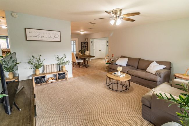 2097 Se New York St, House other with 4 bedrooms, 2 bathrooms and null parking in Port Saint Lucie FL | Image 8