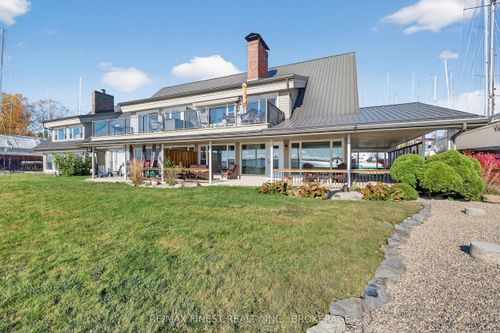 {{alt}} | Card Image