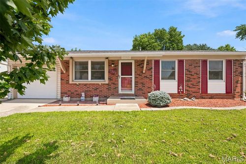 3242 Ipswich Ln, Saint Charles, MO, 63301-1053 | Card Image