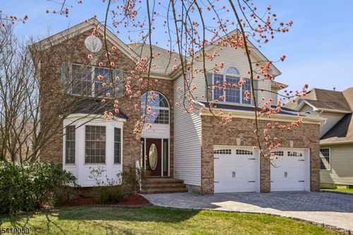 11 Windemere Ct, Whippany, NJ, 07981-1035 | Card Image