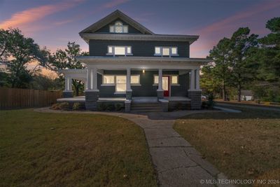 806 E Church Street, House other with 3 bedrooms, 2 bathrooms and null parking in Wagoner OK | Image 3