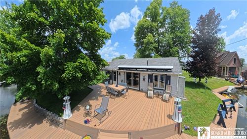 2423 Lakeside Dr, Ashville, NY, 14710-9719 | Card Image