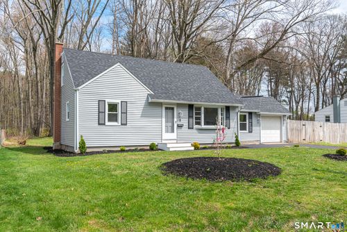 8 Rocket Run, Enfield, CT, 06082-5050 | Card Image