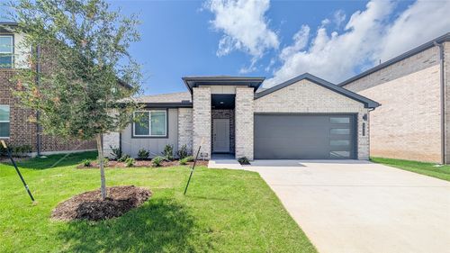 2421 Apex Ave, Grand Prairie, TX, 75052-8944 | Card Image