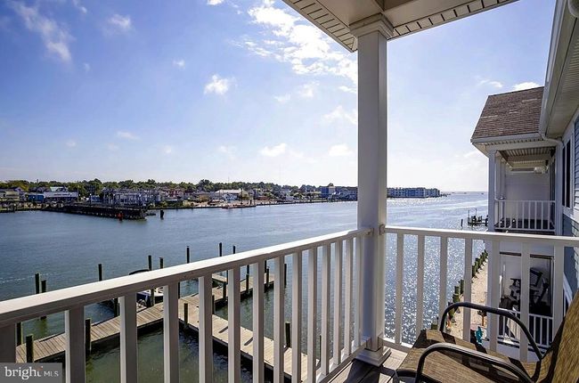 6189 Marsh Island Dr, Townhouse with 3 bedrooms, 3 bathrooms and null parking in CHINCOTEAGUE VA | Image 4