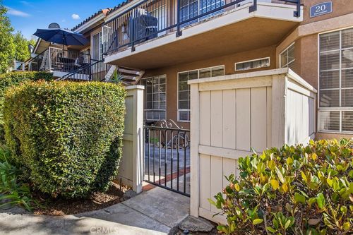 20 Via Carino, Rancho Santa Margarita, CA, 92688-1950 | Card Image