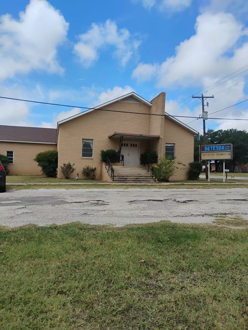 532 N Travis St, De Leon, TX, 76444-1542 | Card Image