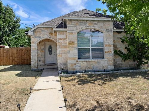 107 E Wheeler St, Manor, TX, 78653-3404 | Card Image