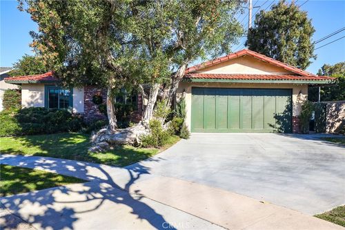 10485 Parakeet Cir, Fountain Valley, CA, 92708-7102 | Card Image