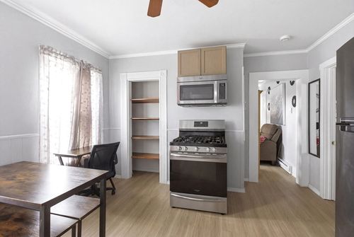 81 Ward St, Worcester, MA, 01610-3581 | Card Image