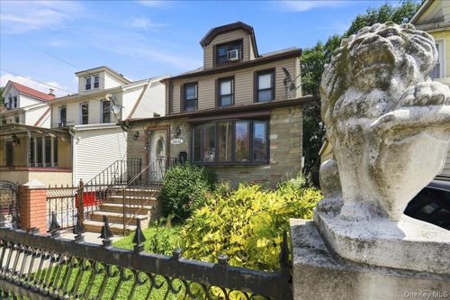 11611 207th St, Cambria Heights, NY, 11411-1515 | Card Image