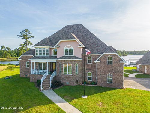 13129 Jordan Bluff Rd, Kiln, MS, 39556-8047 | Card Image