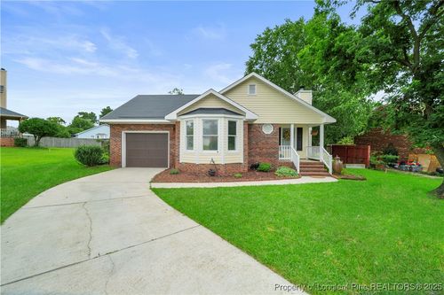 5726 Walkabout Rd, Hope Mills, NC, 28348-5210 | Card Image