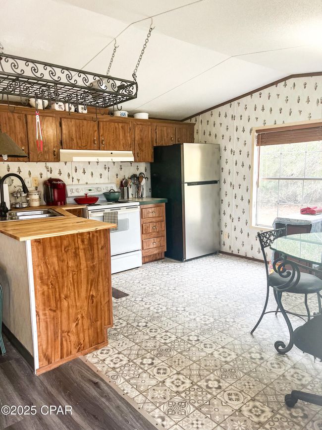 519 Mcpherson Dr, House other with 2 bedrooms, 1 bathrooms and null parking in Alford FL | Image 11