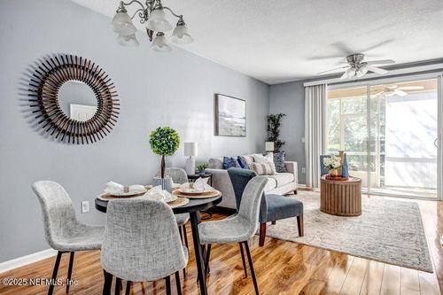 8120 Summer Gate Ct, Jacksonville, FL, 32256-3946 | Card Image