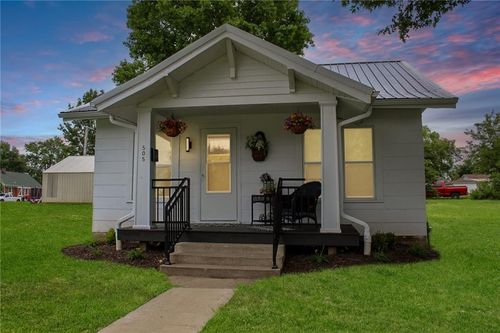 505 W Broadway St, Higginsville, MO, 64037-1809 | Card Image