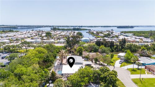 212 14th Pl, VERO BEACH, FL, 32960-5841 | Card Image