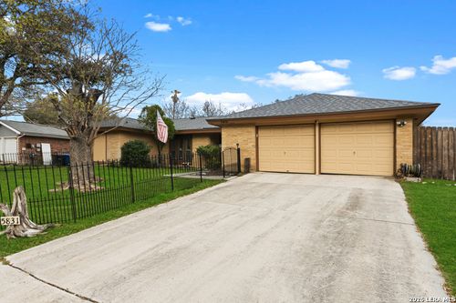 5831 Sky Country St, San Antonio, TX, 78247-1443 | Card Image
