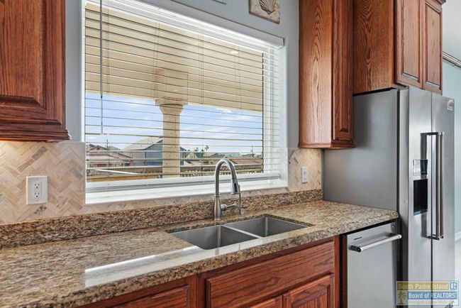 1013 Tarpon Ave, House other with 5 bedrooms, 4 bathrooms and null parking in Port Isabel TX | Image 23