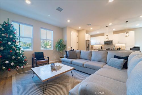 5664 Kate Way, Fontana, CA, 92336-4674 | Card Image