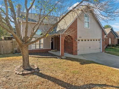 13778 S Oak Street, House other with 5 bedrooms, 2 bathrooms and null parking in Glenpool OK | Image 2