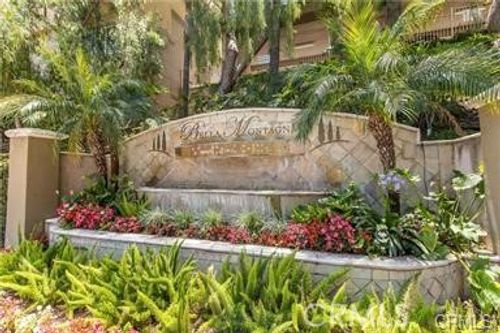 5220 Premiere Hills Circle, Woodland Hills, CA, 91364 | Card Image